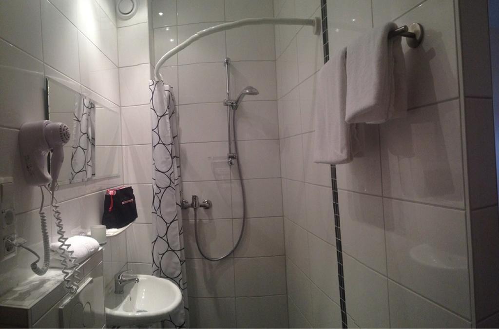 Hotel Koch Maingau Обертсхаузен Екстериор снимка