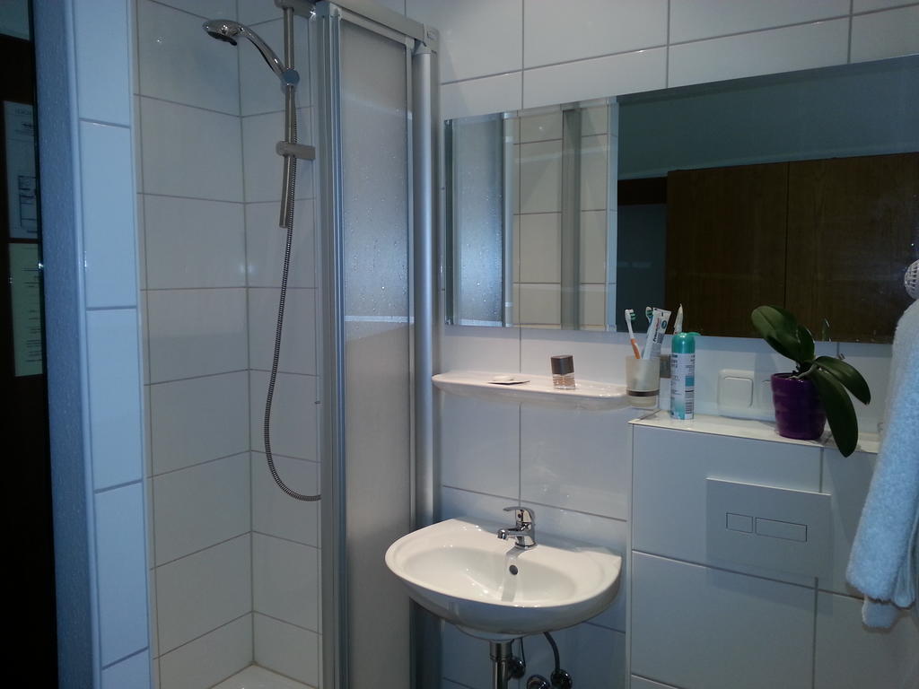 Hotel Koch Maingau Обертсхаузен Екстериор снимка